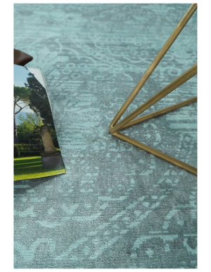 Handmade 6.8x9.10 Floral Blue Turquois Blended Wool and Bamboo Silk Area Rug