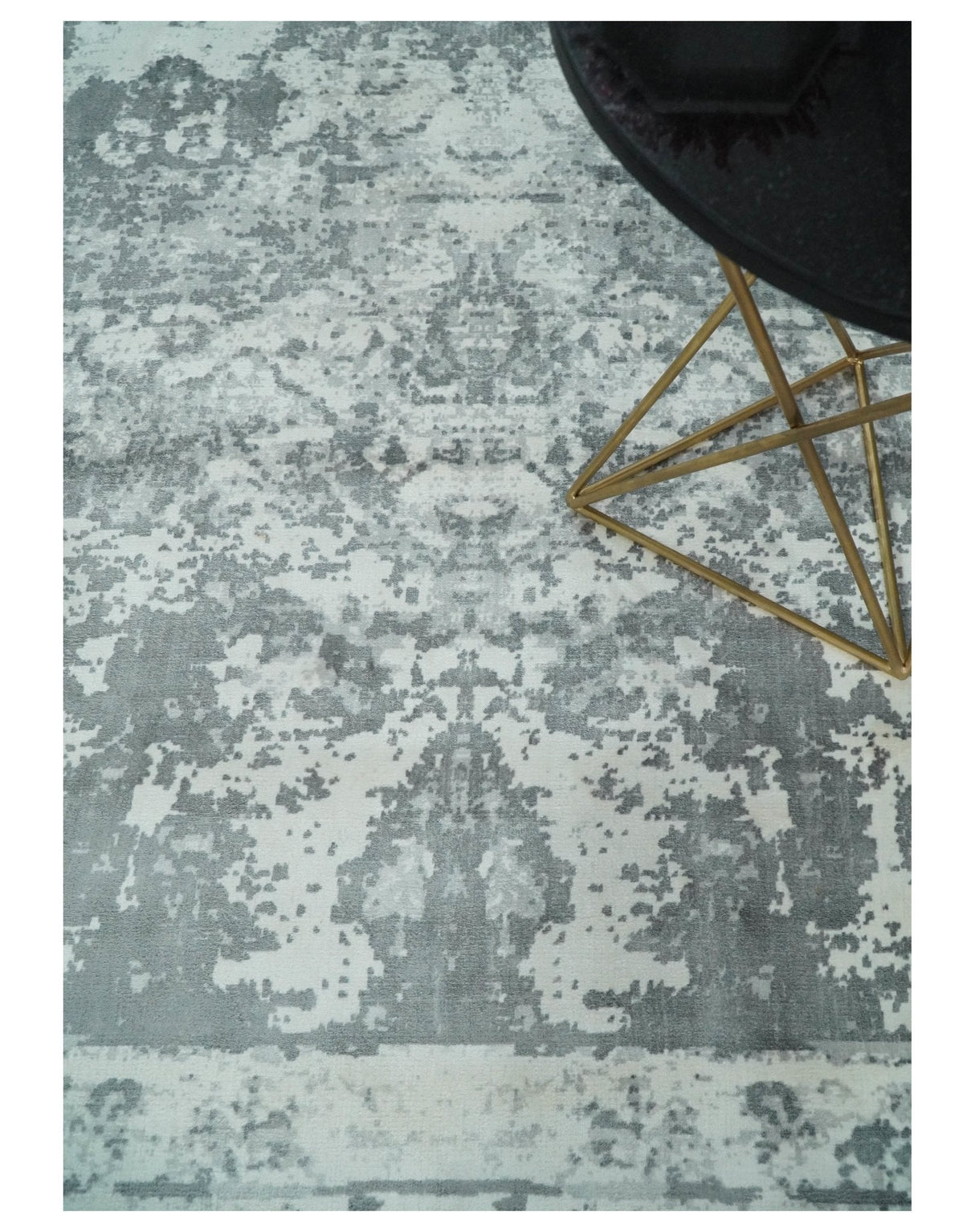 Handmade 7.10x9.9 Abstract Ivory and Gray Blended Wool and Bamboo Silk Area Rug