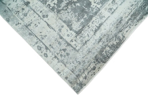 Handmade 7.10x9.9 Abstract Ivory and Gray Blended Wool and Bamboo Silk Area Rug