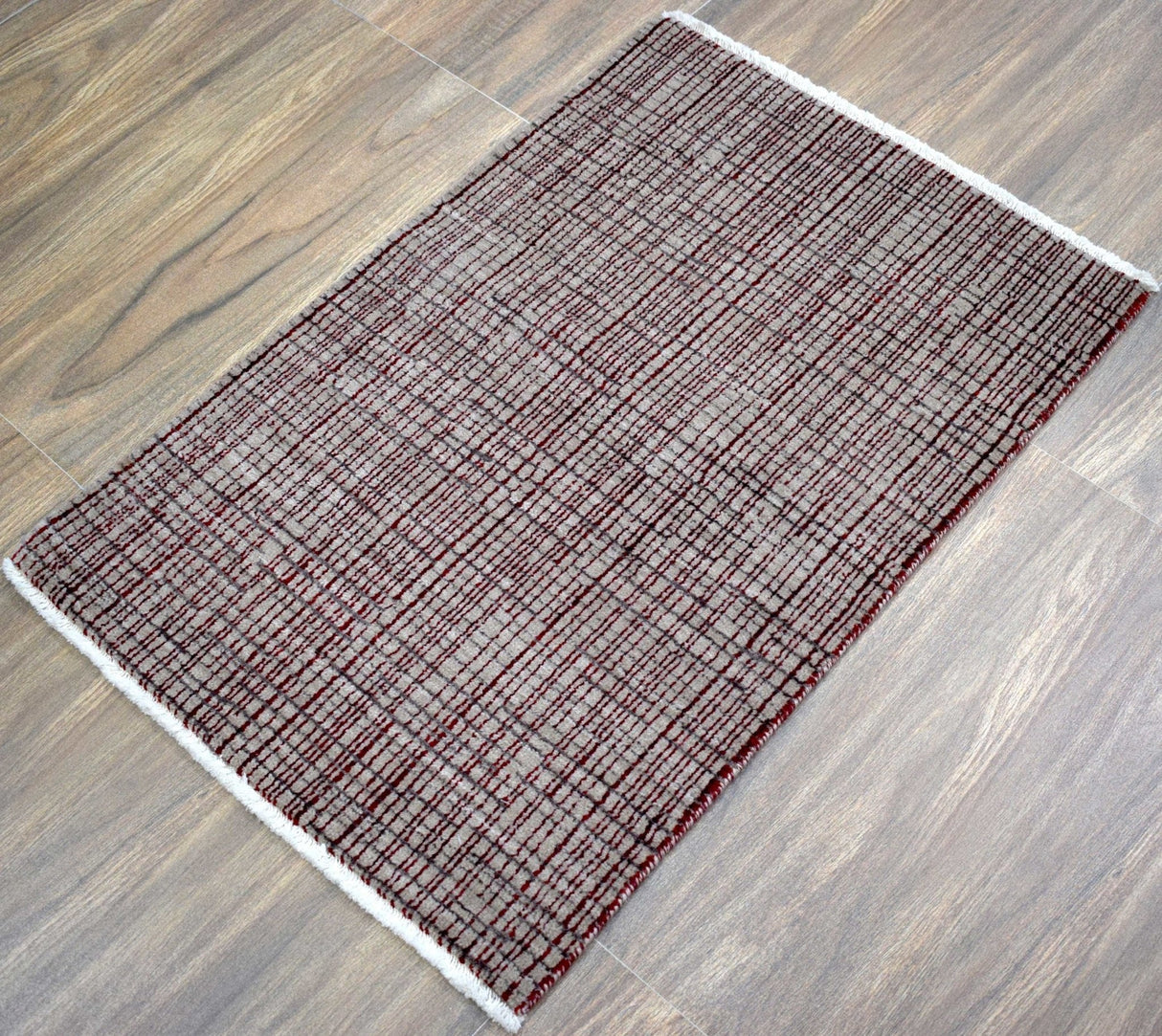 Ivory and Maroon Traditional Handmade Wool & Viscose 2x3 Area Rug | TRD140723