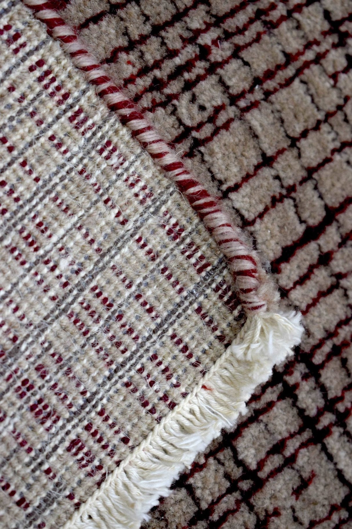 Ivory and Maroon Traditional Handmade Wool & Viscose 2x3 Area Rug | TRD140723