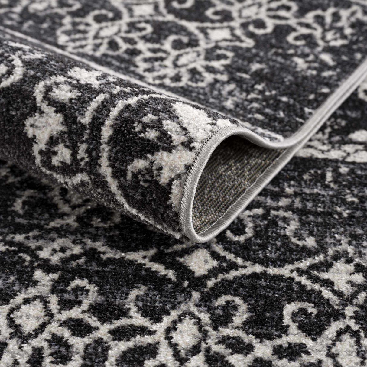 Kahraman Black&White Floral Washable Area Rug