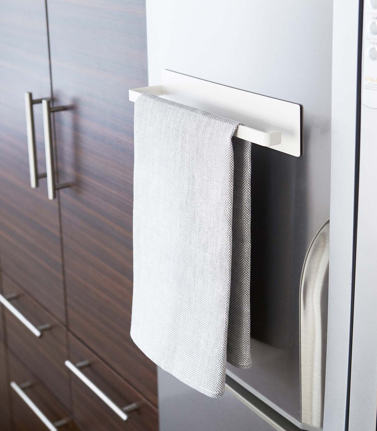 Magnetic Paper Towel Holder - Steel