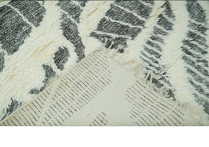 Modern Abstract 5x8 Ivory and Charcoal Texture Moroccan Style Plush Pile wool Rug