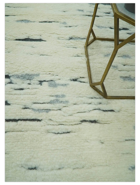 Modern Abstract Beige and Gray Hand Knotted Moroccan Style Plush Pile 5x8 wool Rug