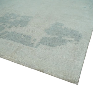 Modern Abstract Silver And Gray Hand knotted Art Silk Area Rug