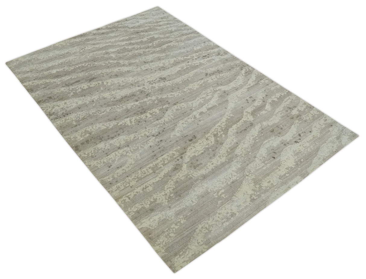 Modern Abstract Silver and Beige Hand knotted 6x9 Art Silk Area Rug