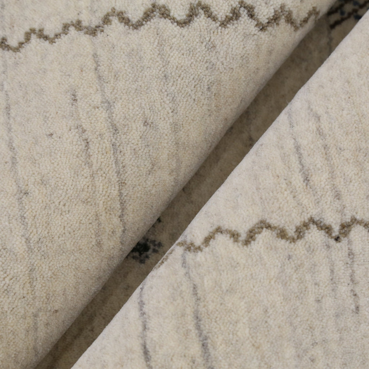 Modern Design Beige Hand Loomed Wool Area Rug