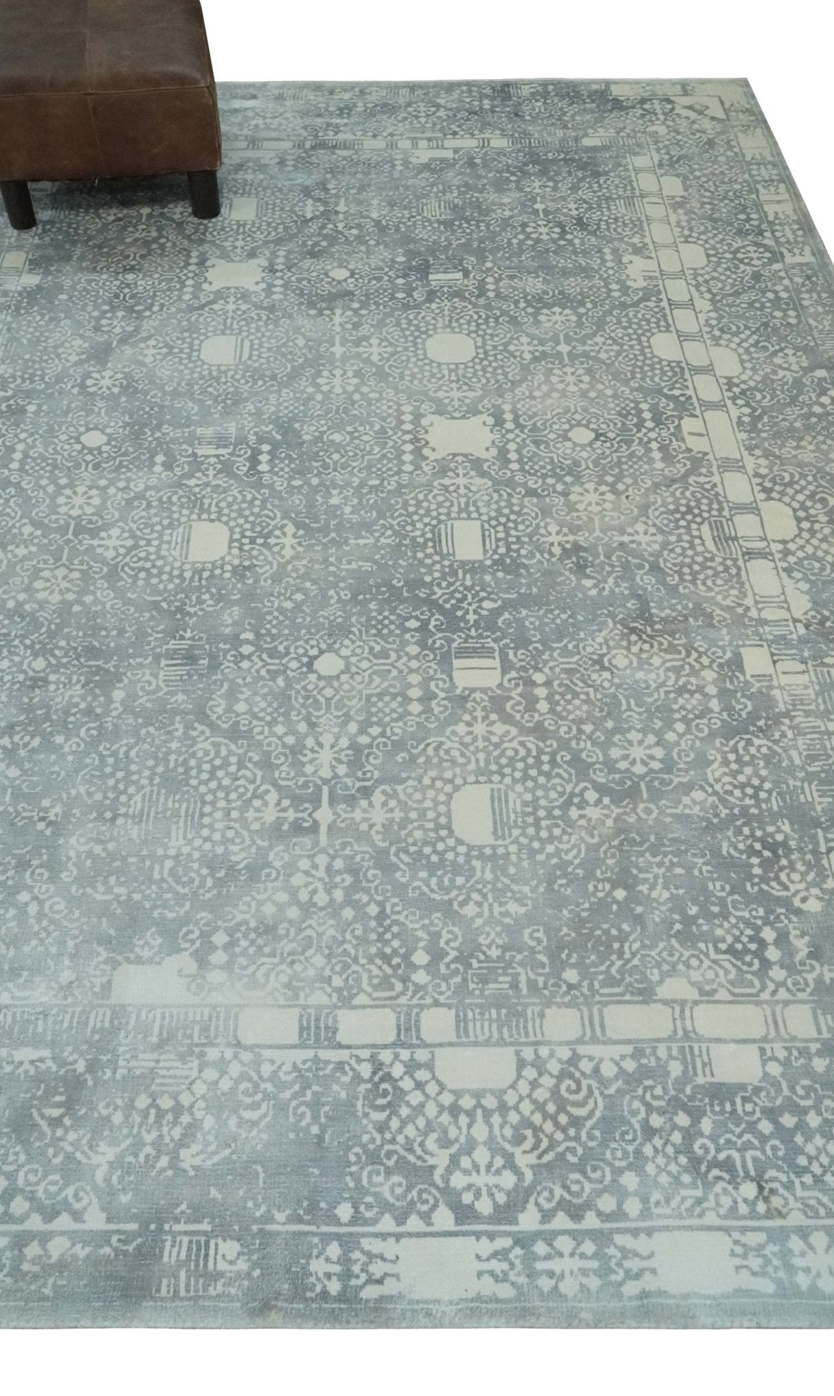 Premium Style Gray and Ivory Traditional Ikat Large design 5.6x8 Hand loom Wool and Viscose Area Rug