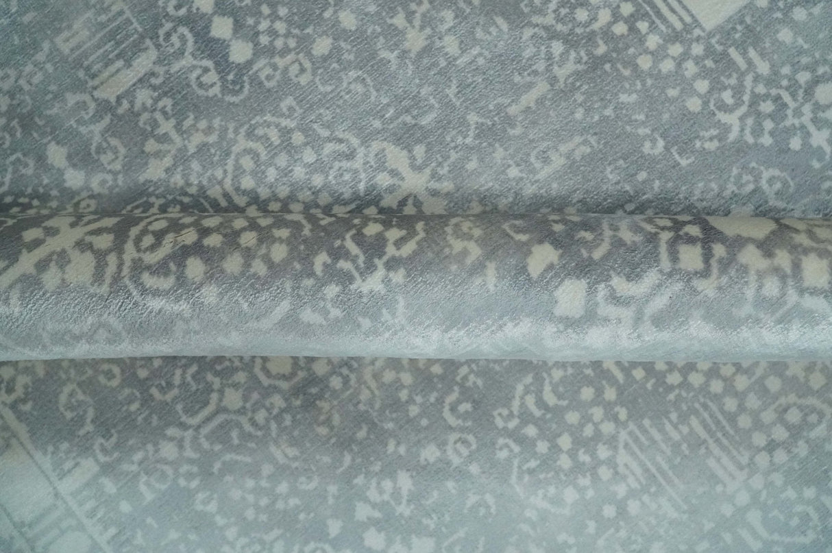 Premium Style Gray and Ivory Traditional Ikat Large design 5.6x8 Hand loom Wool and Viscose Area Rug