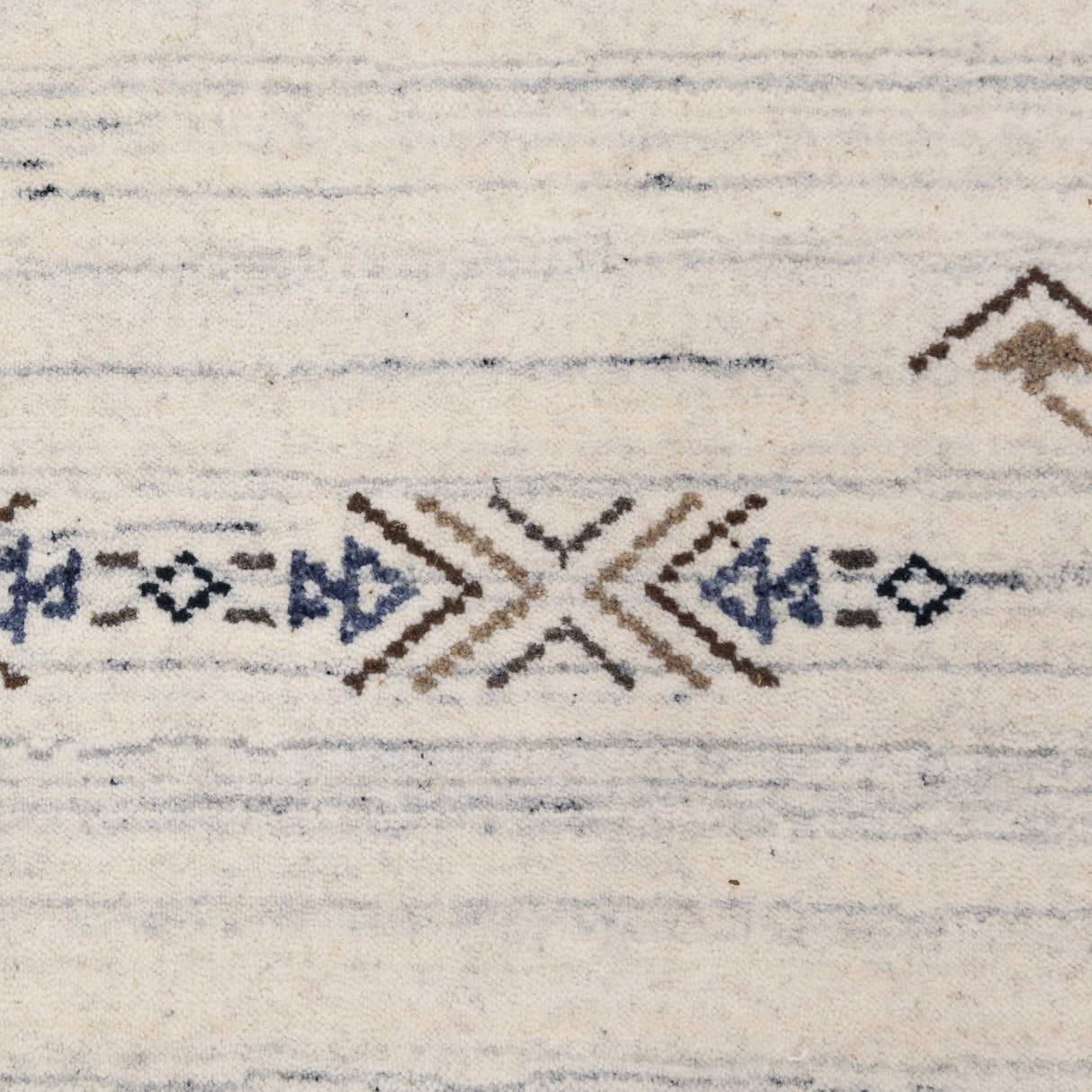 Ready to Ship Beige Tribal Center Medallion Hand Loomed Wool Rug