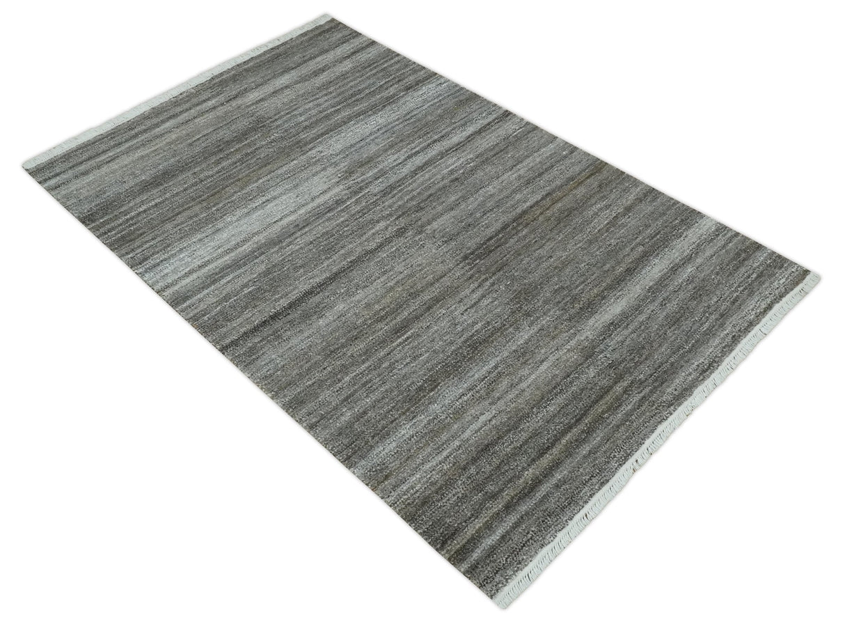 Silver and Charcoal Modern Abstract 5x8 Dari Pet yarn Area Rug