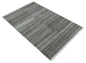 Silver and Charcoal Modern Abstract 5x8 Dari Pet yarn Area Rug