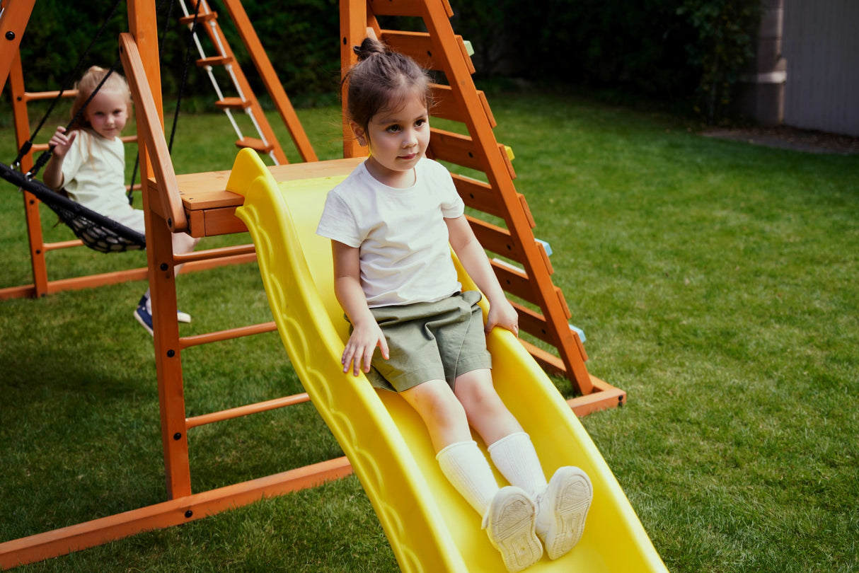 Sycamore Backyard Climbing Set – 2 Swings, Trapeze Bar & Outdoor Fun