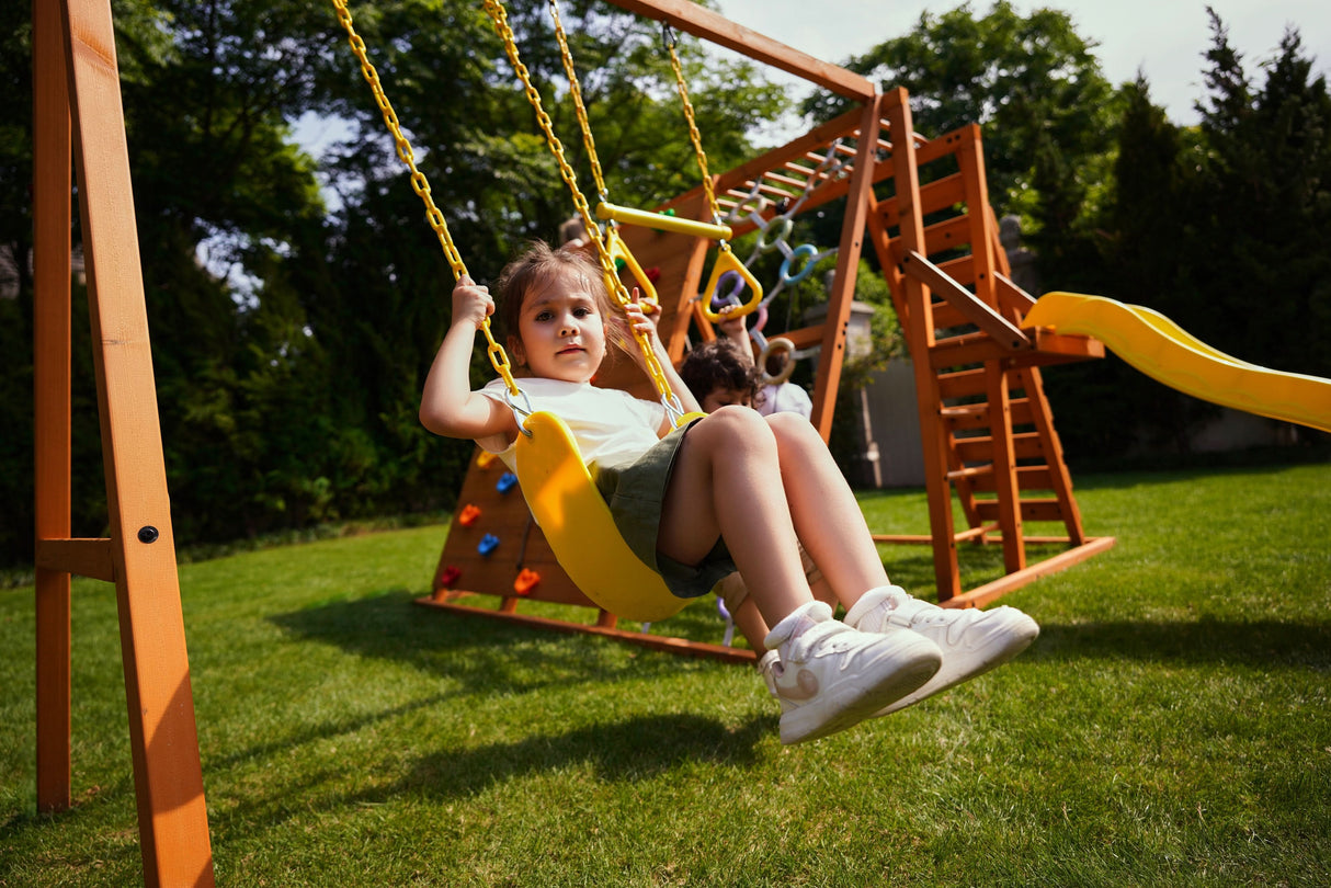Sycamore Backyard Climbing Set – 2 Swings, Trapeze Bar & Outdoor Fun