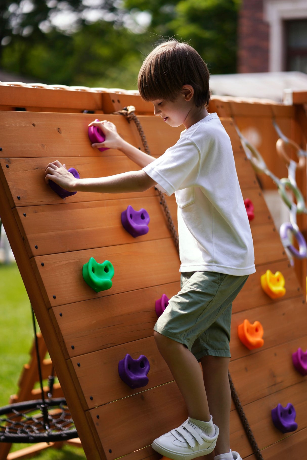 Sycamore Backyard Climbing Set – 2 Swings, Trapeze Bar & Outdoor Fun