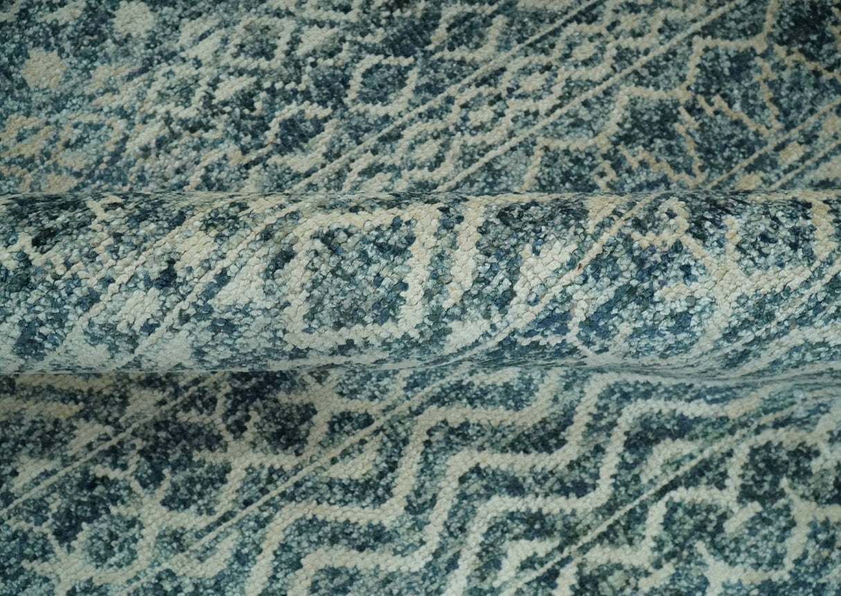 Teal and Ivory 5.6x8.6 Southwestern Tribal Trellis Recycled Art Silk Area Rug