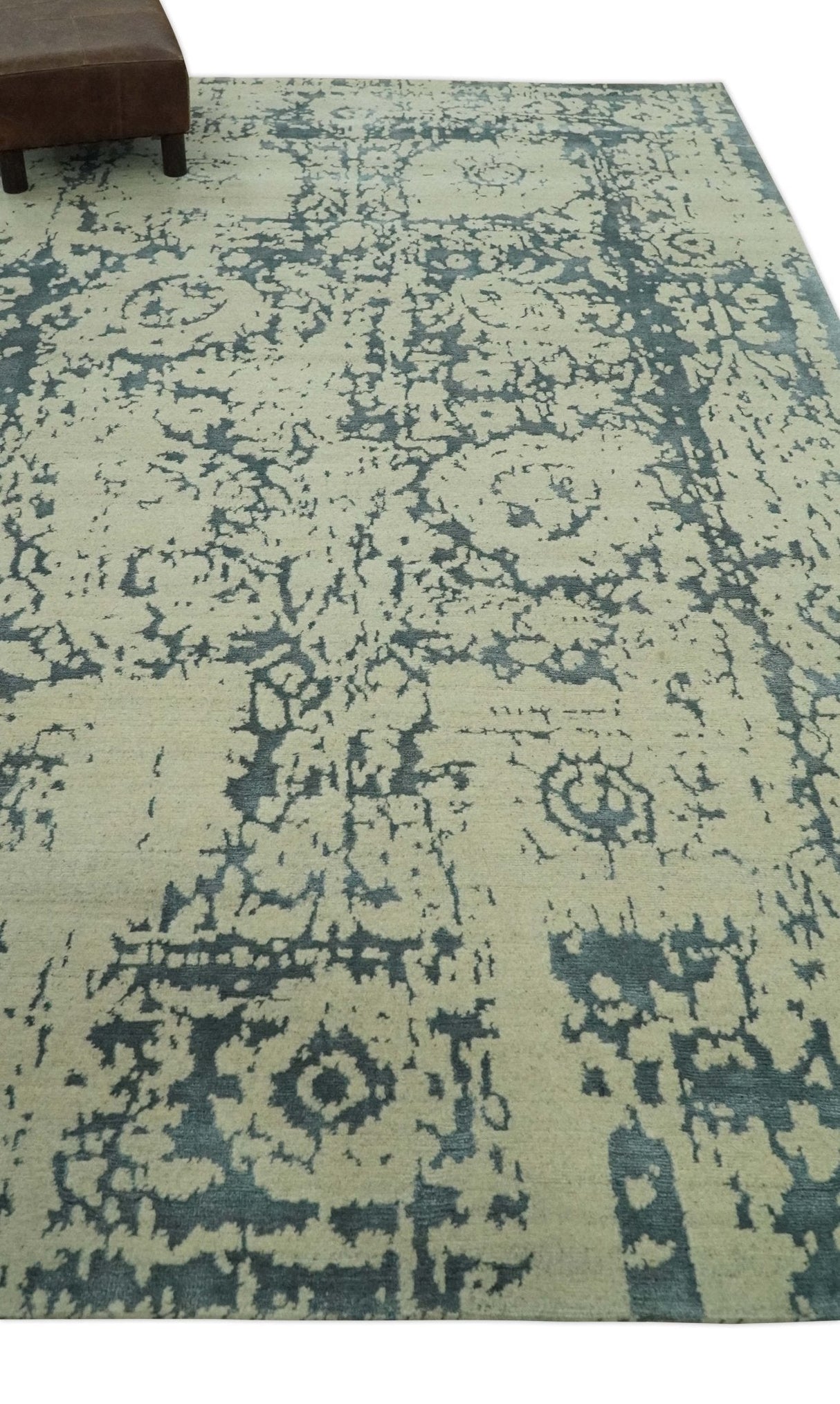 Traditional Design Charcoal and Beige 6x9 Hand Knotted wool area rug