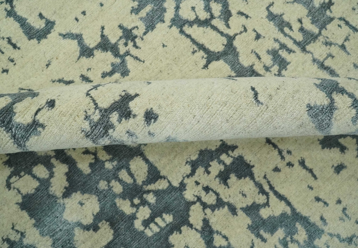 Traditional Design Charcoal and Beige 6x9 Hand Knotted wool area rug