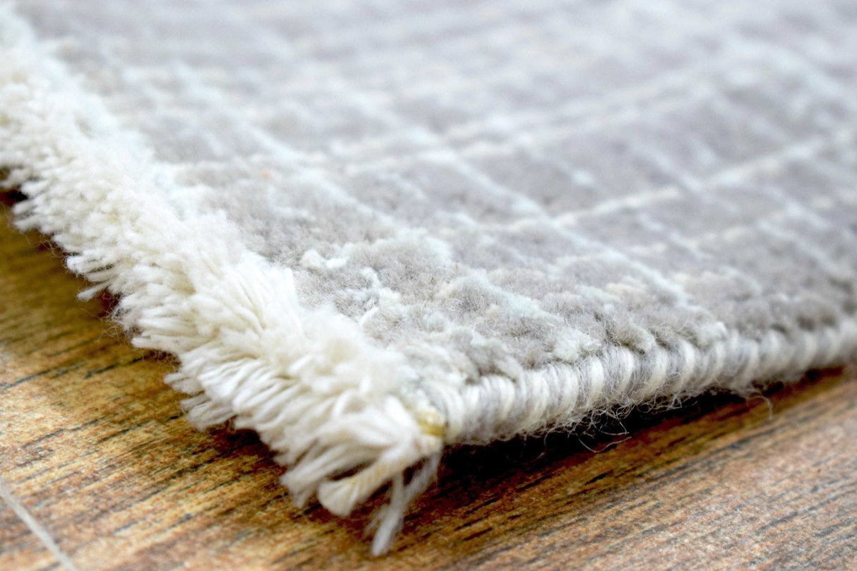 Traditional Handmade Wool & Viscose 5x8 Area Rug | TRD136658
