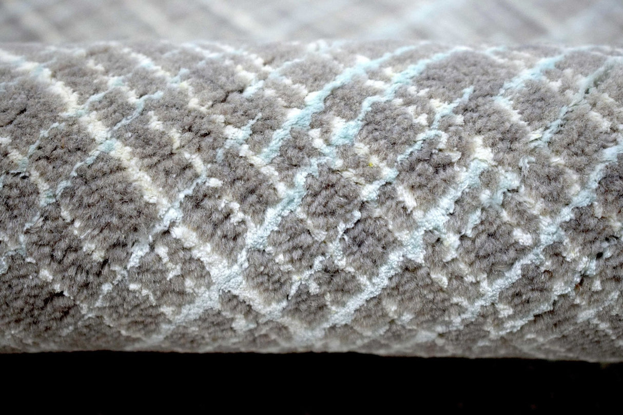 Traditional Handmade Wool & Viscose 5x8 Area Rug | TRD136658