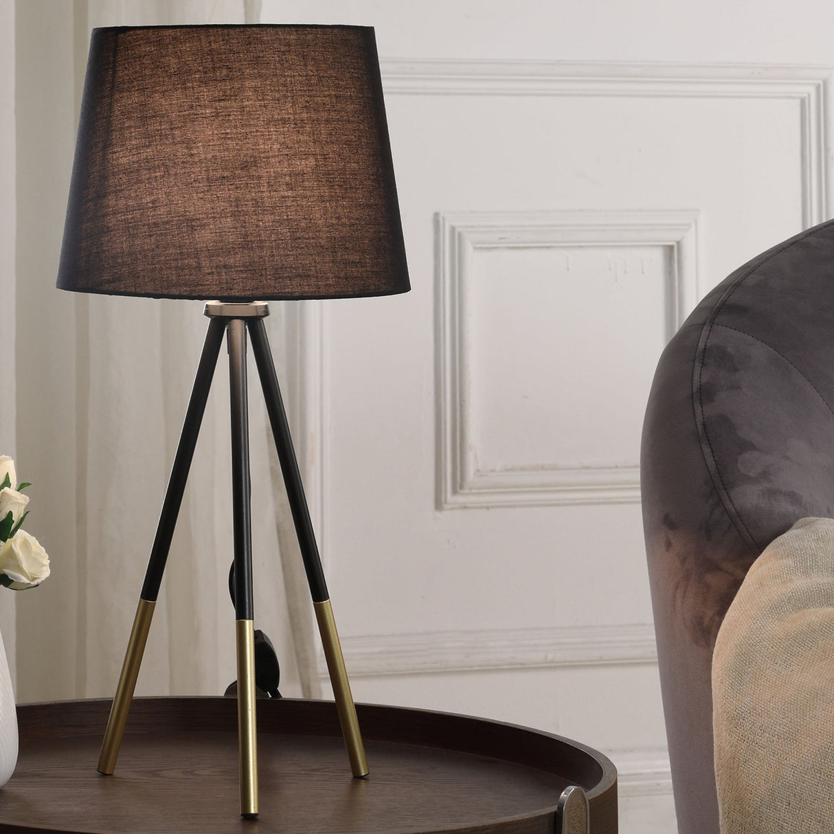 Tripod Leg Metal Table Lamp