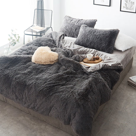 Ultrafur Bedding Set