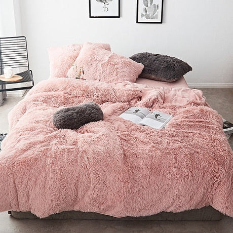 Ultrafur Bedding Set