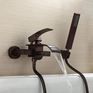 Grifo de bañera en cascada de montaje en pared de bronce con ducha de mano